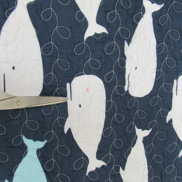 Quilted Whale Blanket Bedspread Fabric Few Spots Full? - Picture 8 of 13
